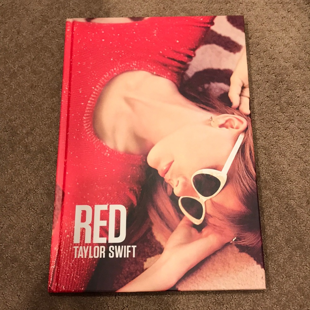 Taylor Swift RED album photo book
